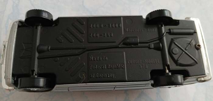 Mercedes-Benz 200D - 300D Die Cast Model