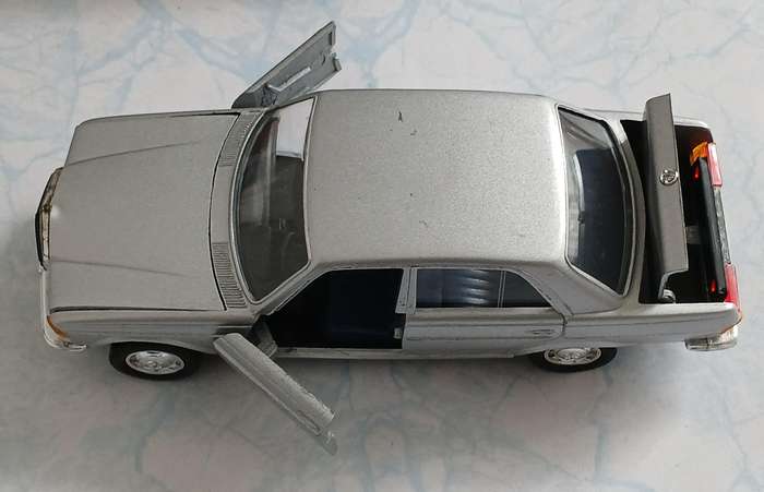 Mercedes-Benz 200D - 300D Die Cast Model