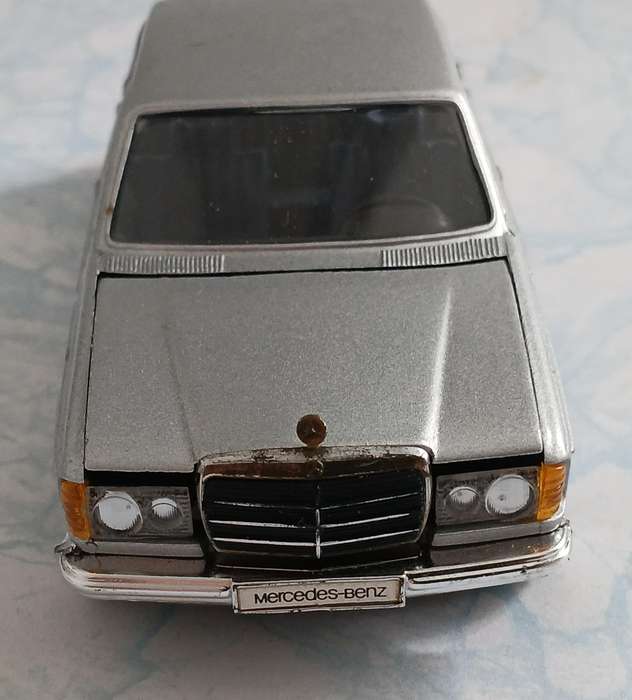 Mercedes-Benz 200D - 300D Die Cast Model