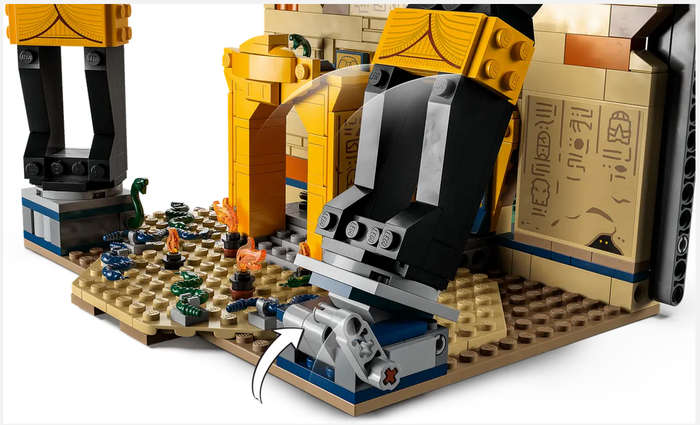 LEGO 77013 Indiana Jones Escape from The Tomb (Ultra-rare find)