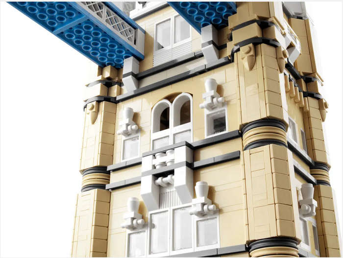 LEGO 10214 Tower Bridge (Discontinued by Manufacturer 2010) Collectors Grail