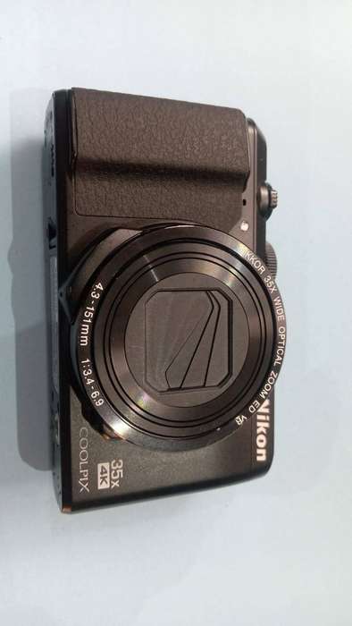 Nikon Coolpix A900 - 20MP - 35x Zoom - Digital Camera