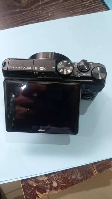Nikon Coolpix A900 - 20MP - 35x Zoom - Digital Camera