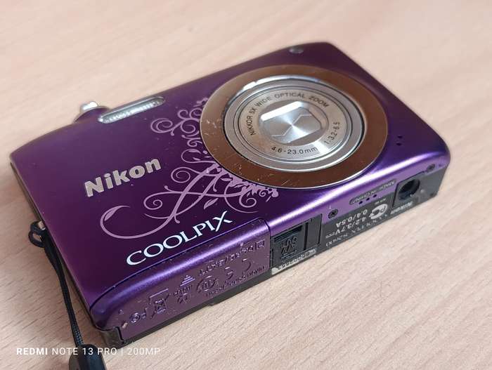 Nikon Coolpix S2600 - 14MP - 5x Zoom - Digital Camera