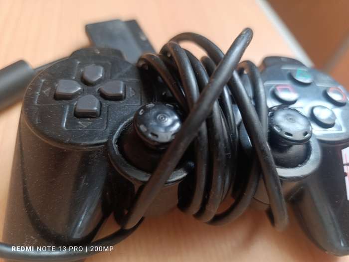 Playstation 2 Controller - FOR PARTS OR REPAIR