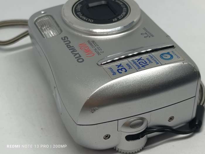 Olympus C-370 - 3.2MP - 3x Zoom - Digital Camera