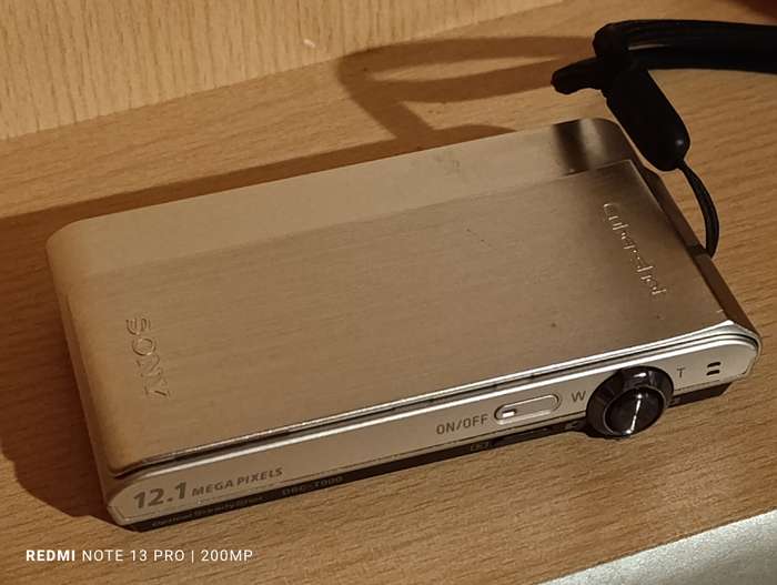 Sony Cyber-Shot DSC - T900 - 12.1MP - 4x Zoom - Digital Camera