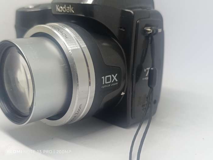 Kodak ZD710 - 7.1MP - 10x Zoom - Digital Camera