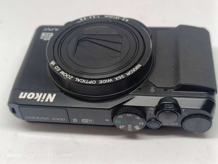 Nikon Coolpix A900 - 20MP - 35x Zoom - Digital Camera