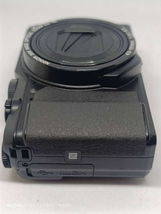 Nikon Coolpix A900 - 20MP - 35x Zoom - Digital Camera