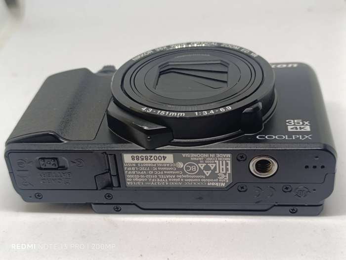 Nikon Coolpix A900 - 20MP - 35x Zoom - Digital Camera