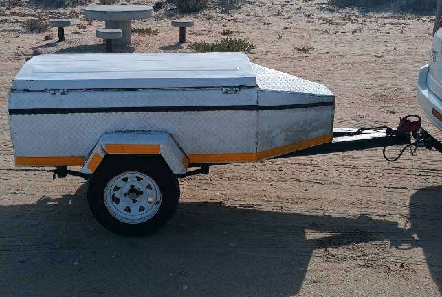 Karet 1500 series Trailer 1998 model