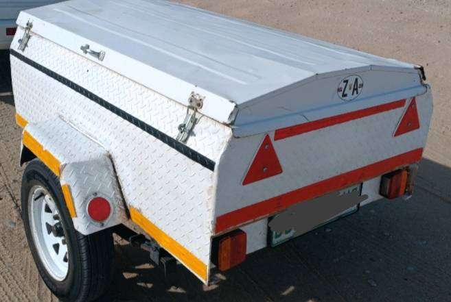 Karet 1500 series Trailer 1998 model