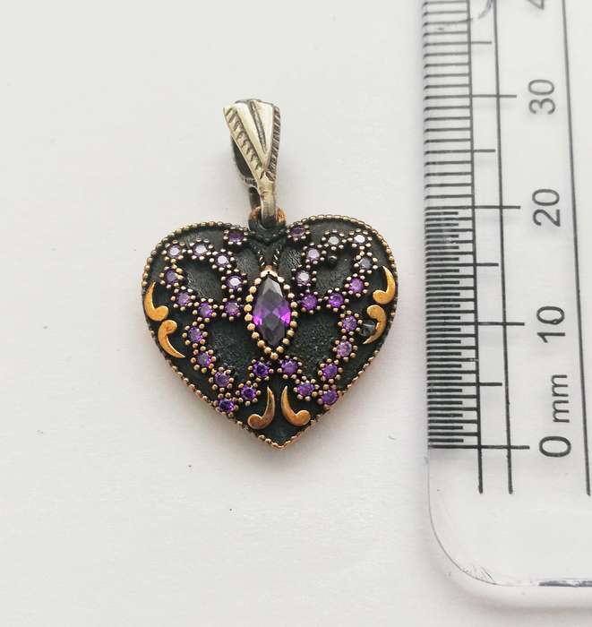 925 Sterling Silver Heart Pendant with Amethysts