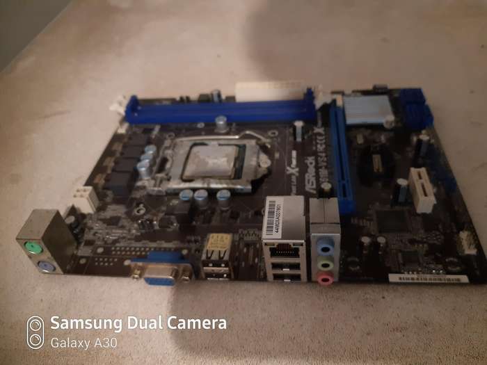 Untested Motherboards with CPUs Lot