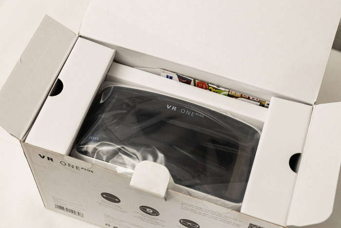 NEW!! Zeiss VR One Plus Virtual Reality Smartphone Headset