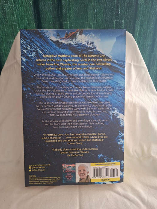 Ann Cleeves The Raging Storm