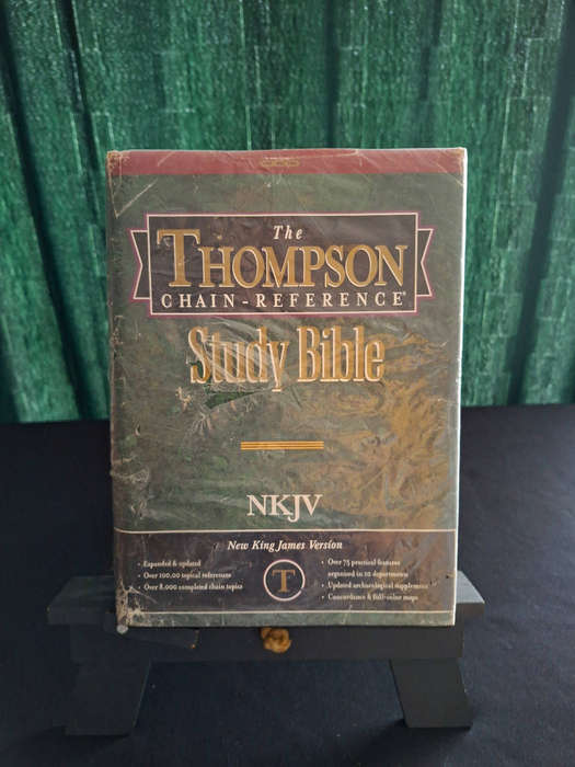 The Thompson Chain-Reference Study Bible NKJV