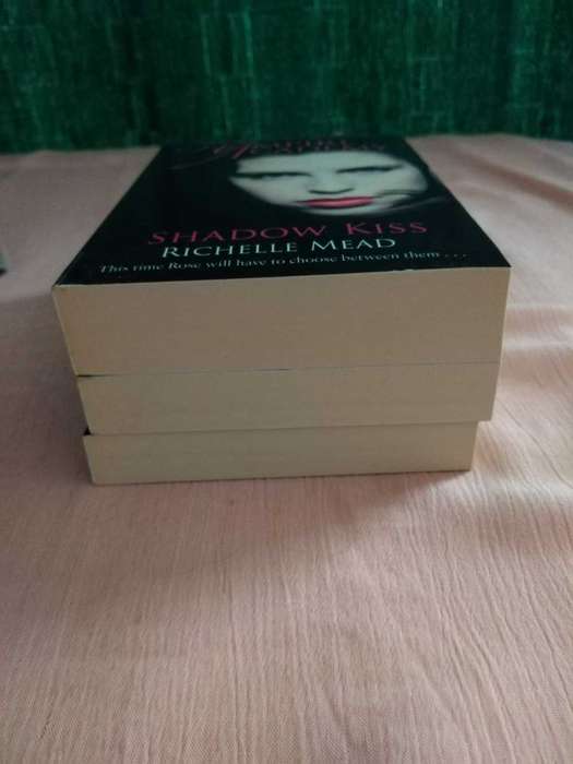 Vampire Academy Collection box set of 3 Richelle Mead