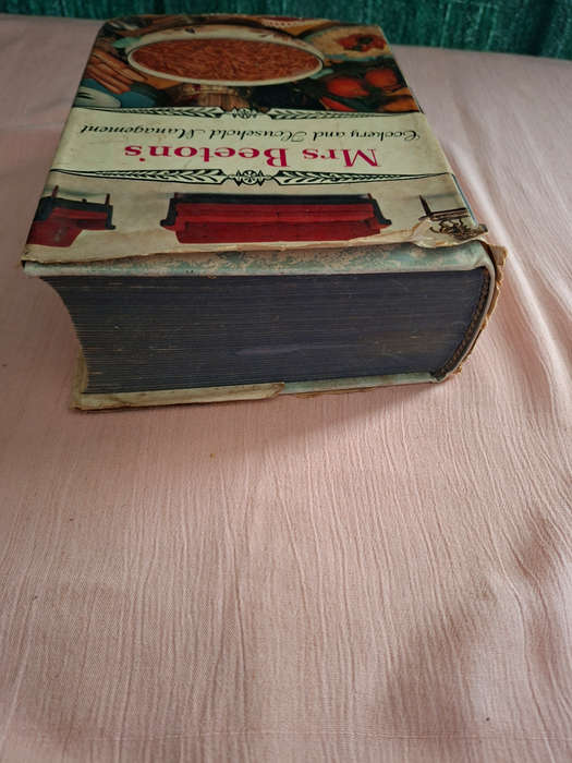 Mrs Beeton's Cookery and Household Management