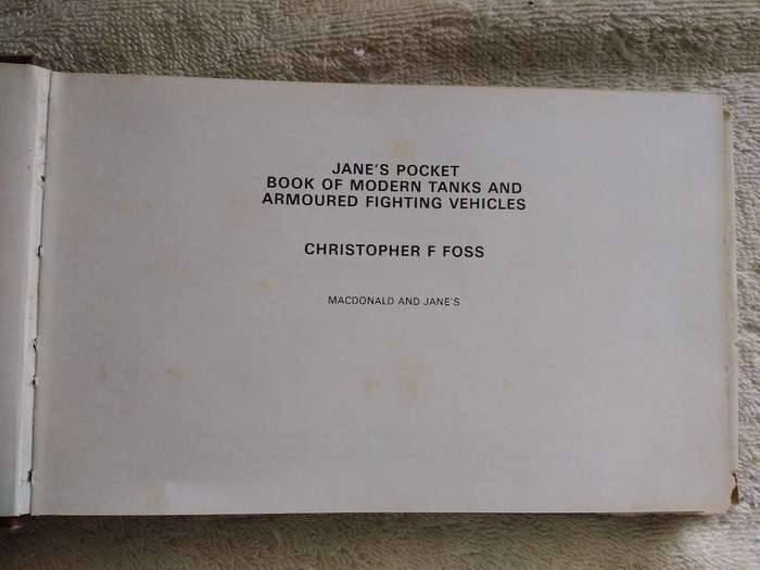 Christopher F. Foss Jane's Pocket Book 4 Modern Tanks and Armoured Fighting vehicles