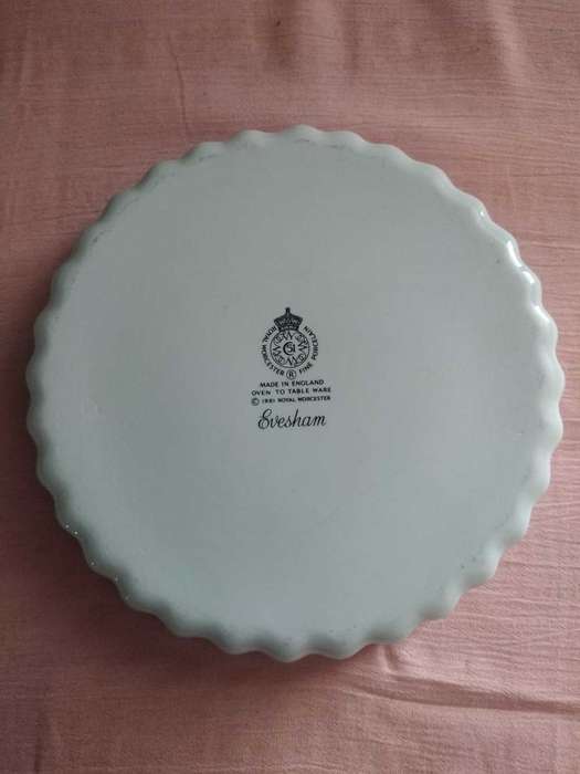 Royal Worchester Flan /Pie Dish