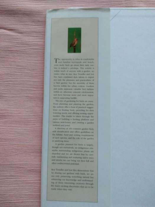 Attracting Birds to your Garden in Southern Africa Roy Trendler & Lex Hes