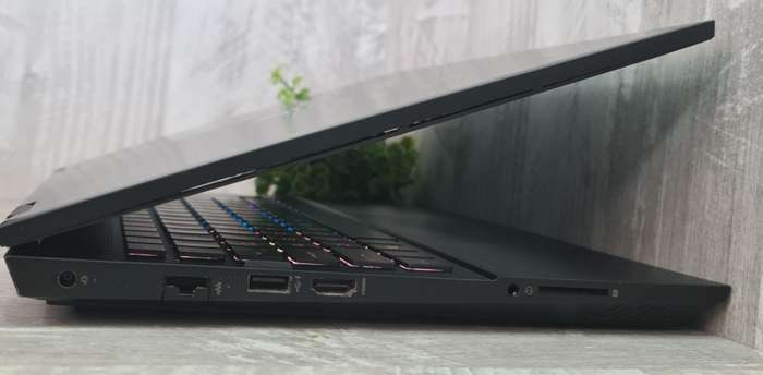 HP Omen 15 Core i7 10870H RTX 3070 8GB GDDR6 16GB DDR4 RAM 1TB Nvme SSD Gaming Laptop