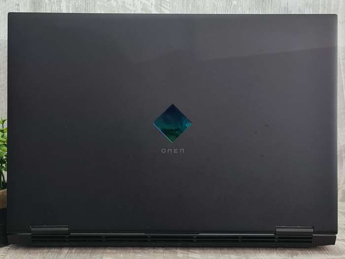 HP Omen 15 Core i7 10870H RTX 3070 8GB GDDR6 16GB DDR4 RAM 1TB Nvme SSD Gaming Laptop