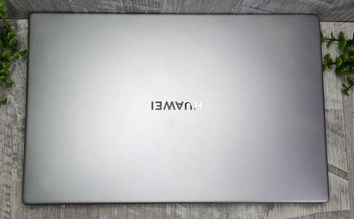 Huawei Core i5 11th Gen with Intel Iris Xe Graphics 8GB 3733MHz Ram 240GB Nvme 15.6'' 1080P Display