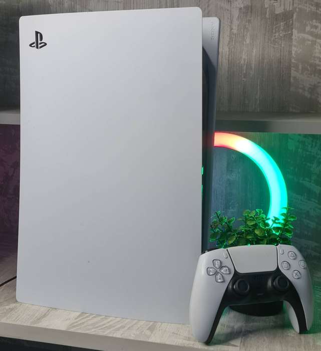 Sony Playstation 5 Disc Edition 1Tb with 2 Original Controllers Pristine New Condition