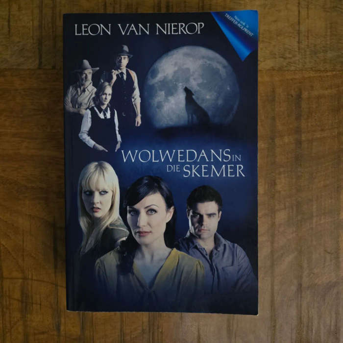 Wolwedans in die skemer - Leon van Nierop