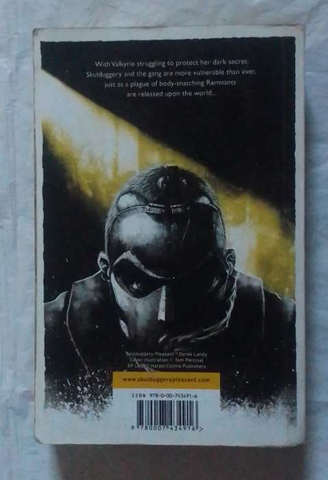 Skulduggery pleasant: Mortal Coil-By: Derek Landy