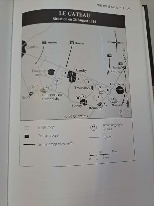 BRITAIN AT WAR. By Richard Holmes