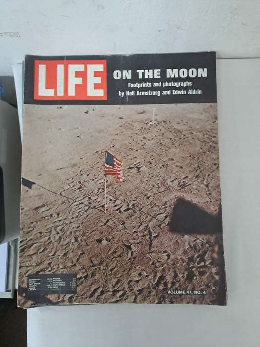 VINTAGE MOON LANDING LIFE MAGAZINES
