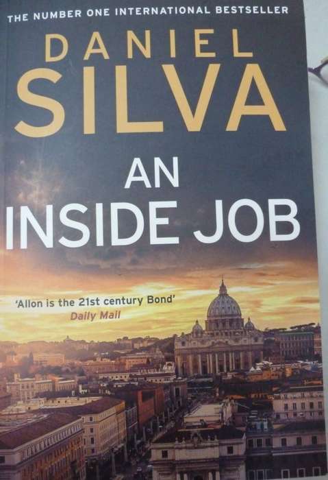 AN INDIDE JOB. By Daniel Silva
