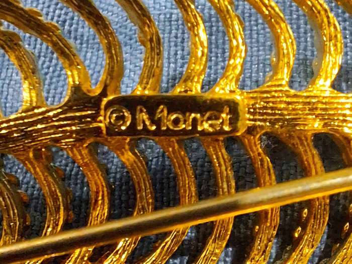 Vintage Monet plume feather brooch