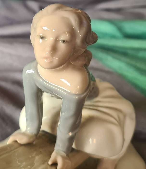 Nao by Lladro Porcelain Ornament
