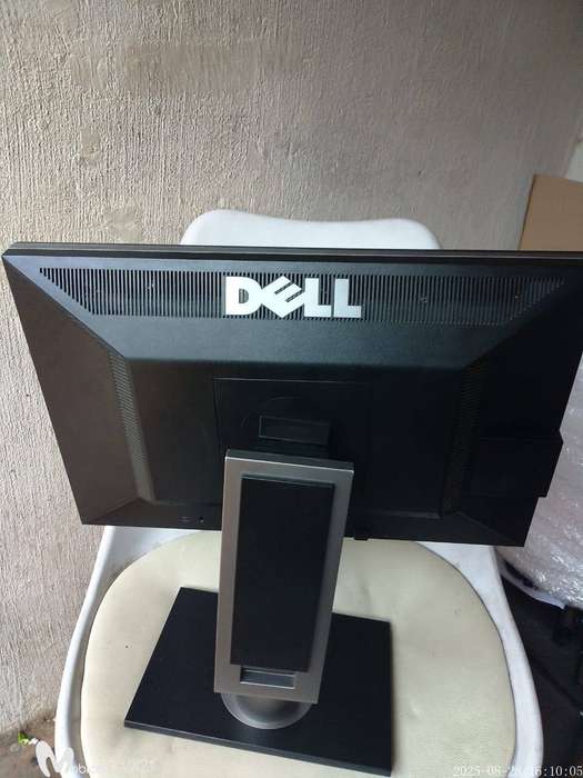 DELL MONITOR 1908WB WITH 4 USB SLOTS