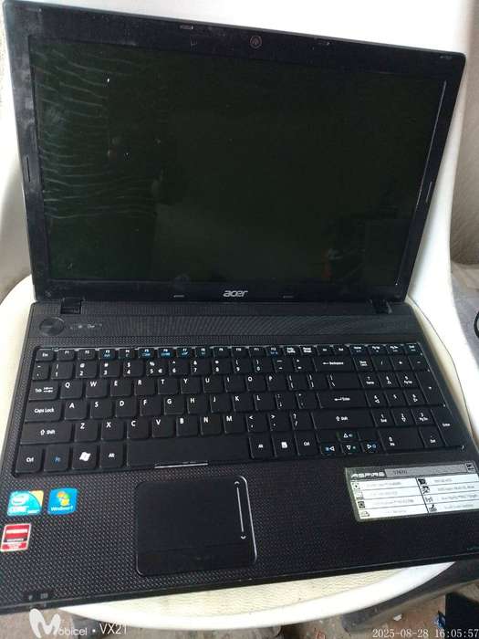 ACER ASPIRE 5742G CORE i5-460M with Radeon Graphics