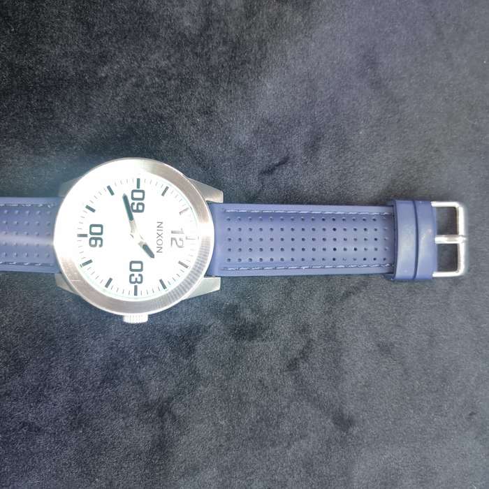 Nixon Watch glow in the dark watch face