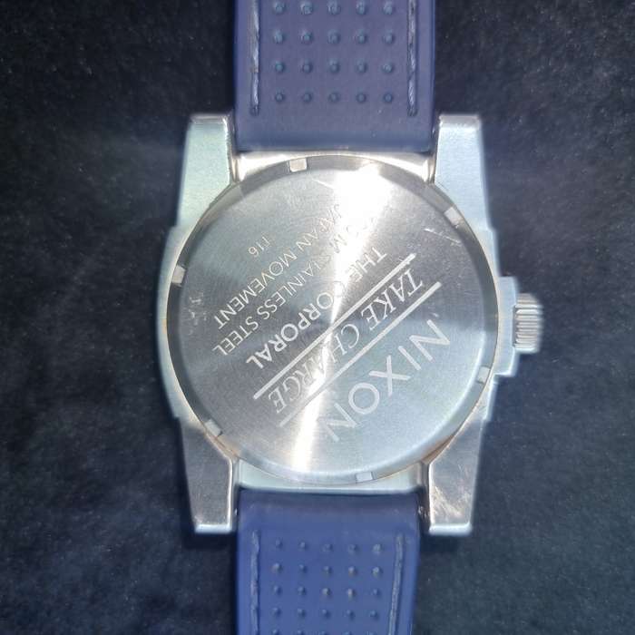 Nixon Watch glow in the dark watch face