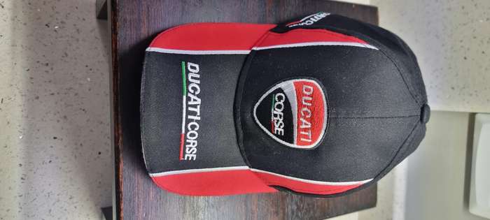 Ducati Hat black