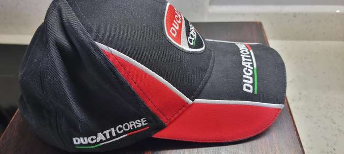 Ducati Hat black