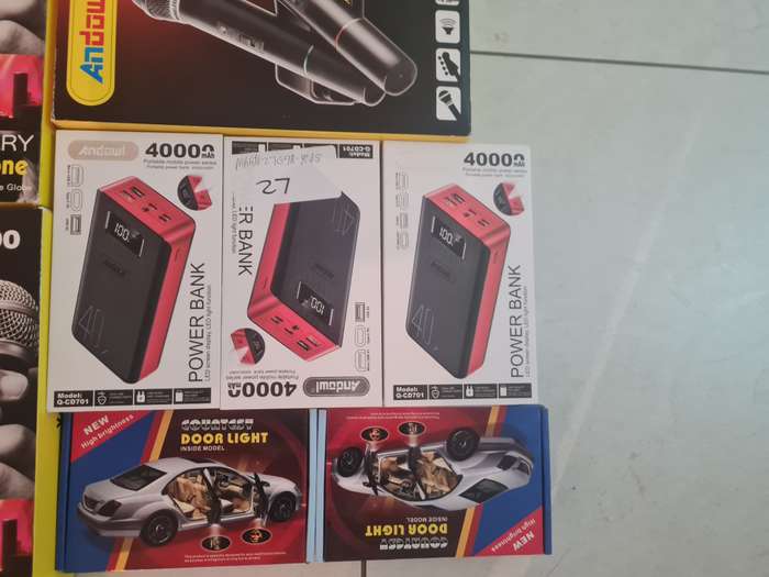 R14 000 BULK ITEMS SET, CAMERAS, GAME CONSOLES, POWERBANKS, MICS ,RETUNED/DAMAGE/DEFECTIVE GOOD SET