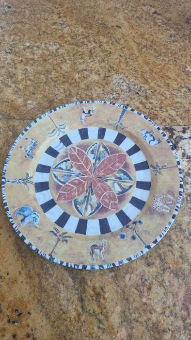 Huge 31 cm Lost City Sun City Presentation/ Serving Plate with Stunning Design! Excellent condition!