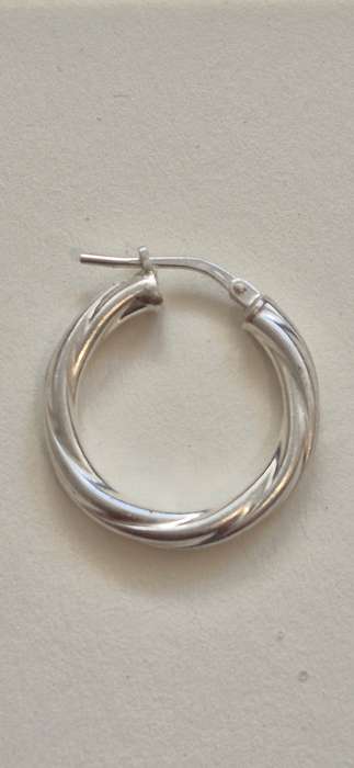 STUNNING Italian Twist Hoop Single  Earring. 1.2 grams. Marked Italy 925. Perfect working order.