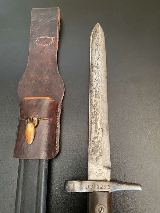 ITALIAN M1870 BAYONET WITH SCABBARD AND LEATHER FROG