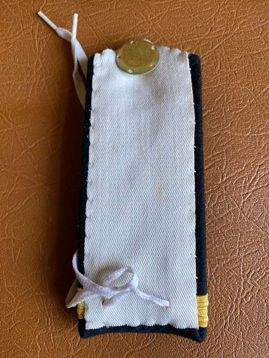 SA NAVY WARRANT OFFICER-LEVEL 4A RANK BADGE