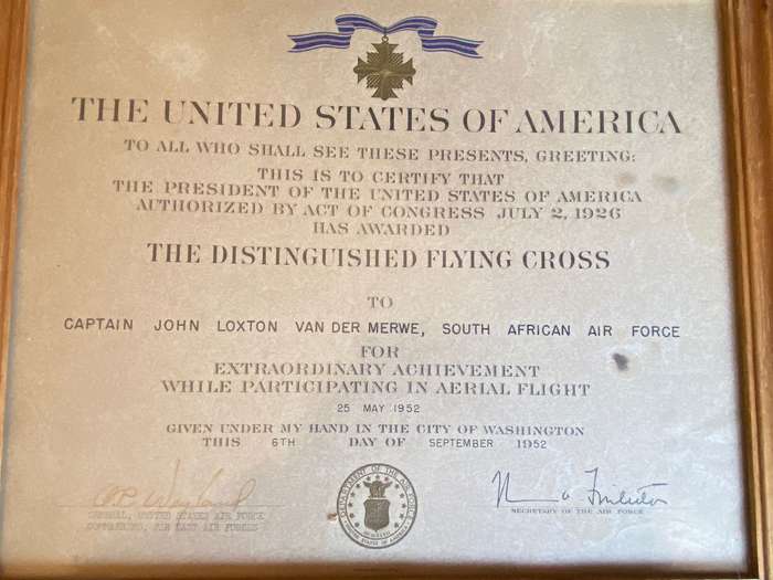 3 LOGBOOKS SPANNING FROM WW2,KOREA WAR UP TO 1958,PILOTS FLYING MANVAL,MINIATURE MEDAL GROUP WITH BO